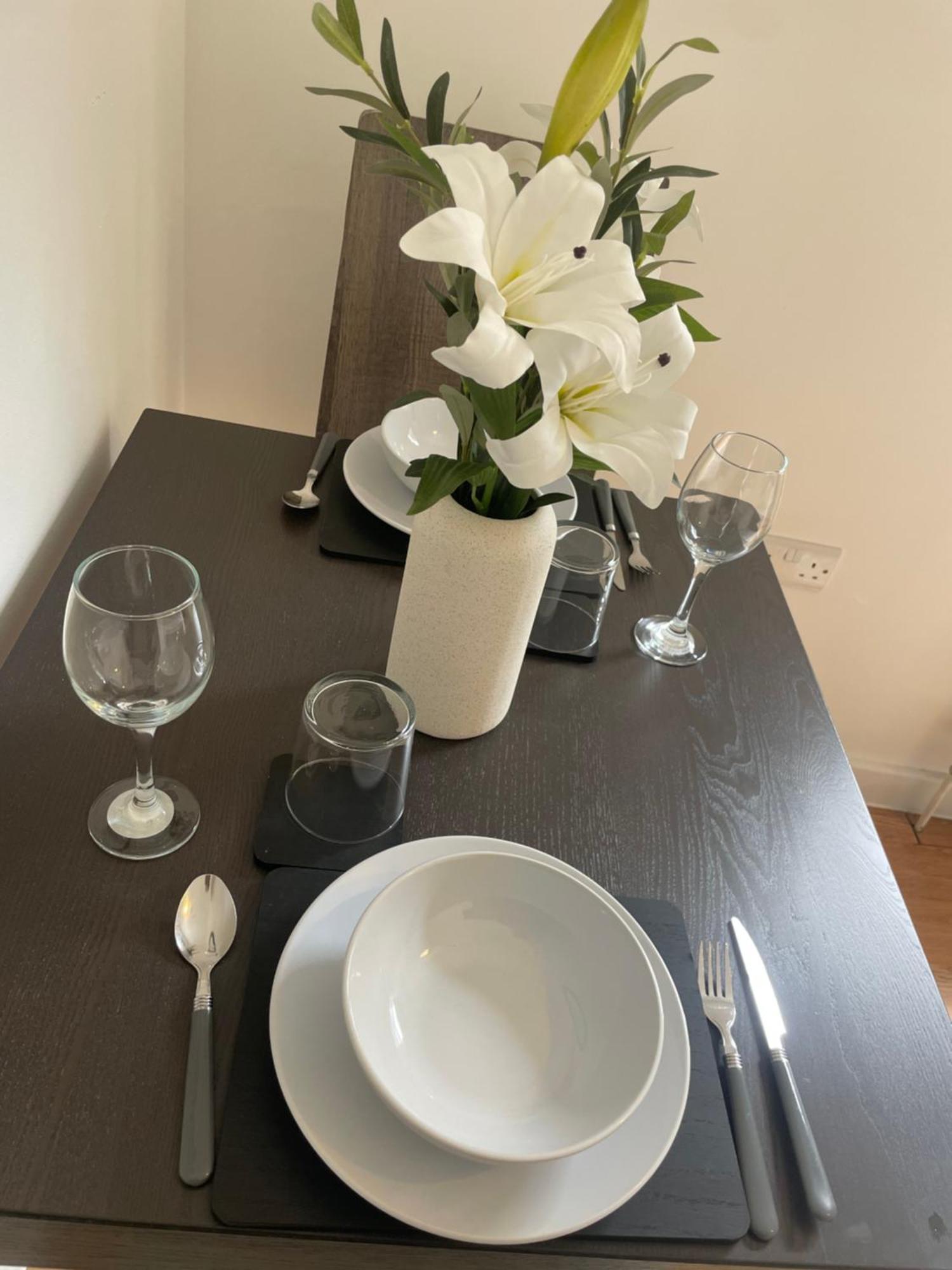 Flat With Private Patio In Stratford Apartament *